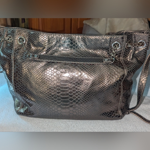 Michael Kors Jet Set chain metallic shoulder bag. - Picture 2 of 11